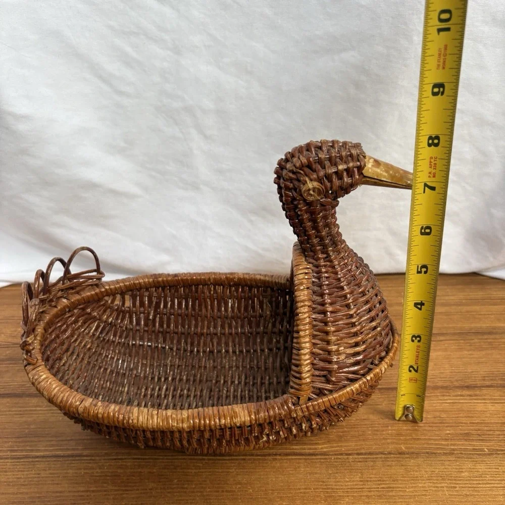 Vintage Wicker Duck Shaped Basket Handwoven Rattan Decorative Tray 8